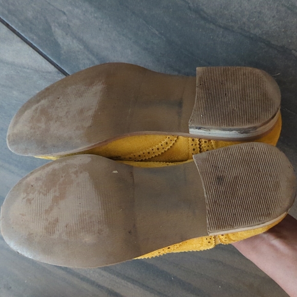 Wingtip brogues in Mustard - Picture 6 of 10